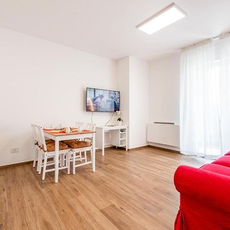 Central Station Apt With Parking Bari Dış mekan fotoğraf